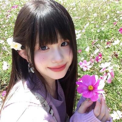 《某男星被拍到带娃出游，隐婚生子传闻再起》配图