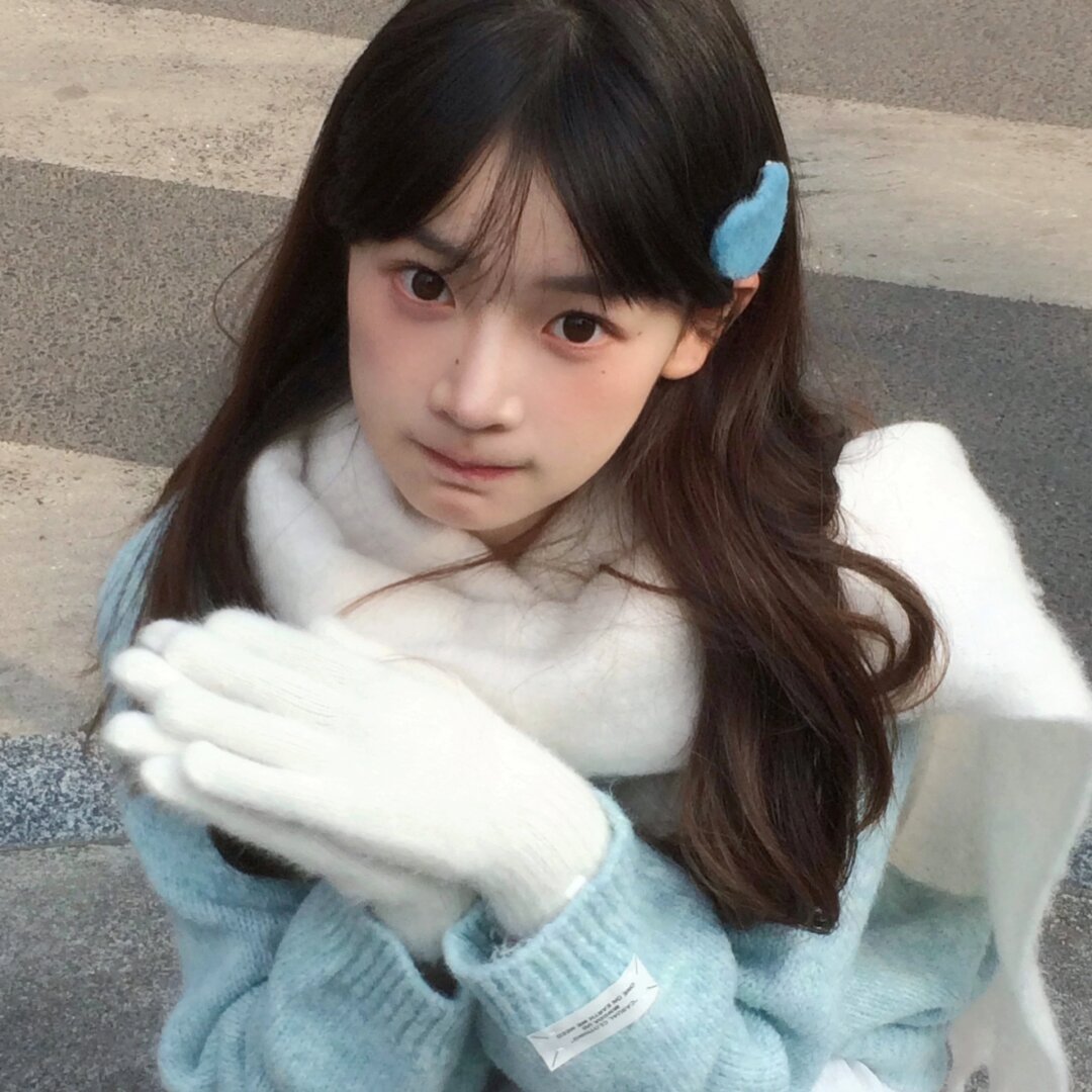 《某男团成员被曝私联粉丝，聊天记录流出》配图