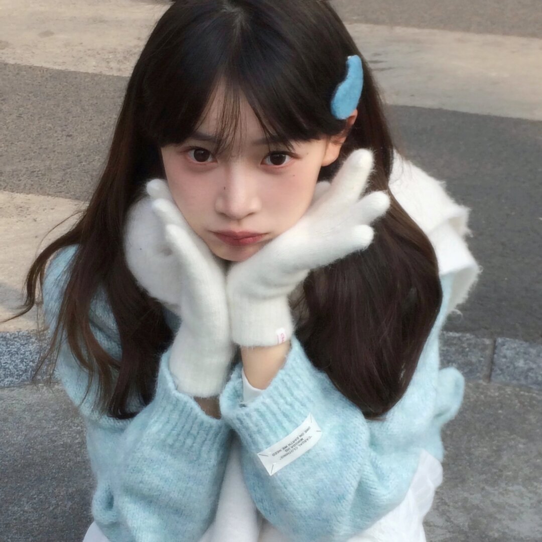 《某男星被曝与剧组女演员暧昧，妻子探班黑脸离开》配图